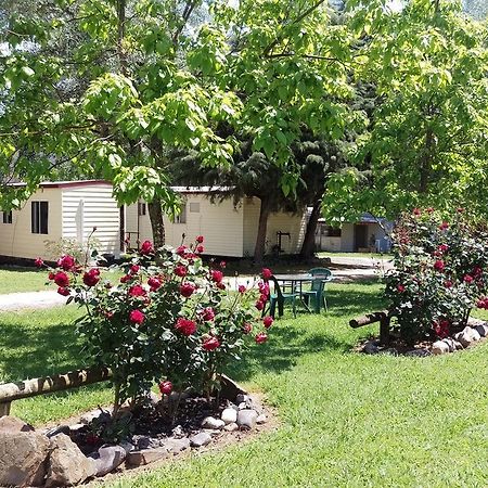 Khancoban Lakeside Caravan Park Экстерьер фото