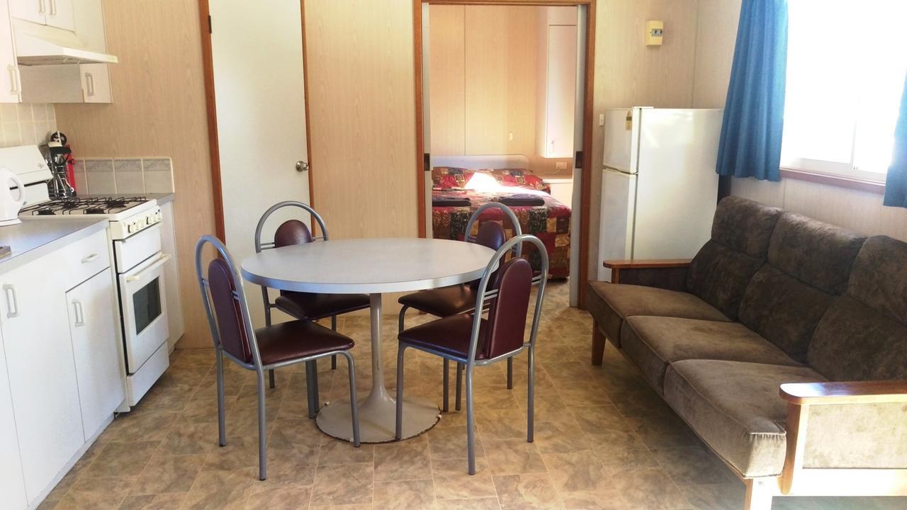 Khancoban Lakeside Caravan Park Экстерьер фото