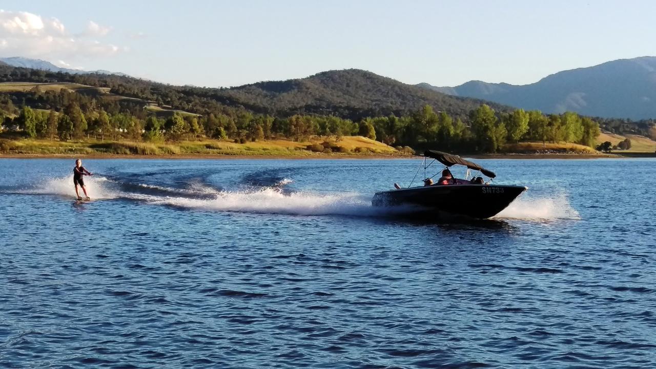 Khancoban Lakeside Caravan Park Экстерьер фото