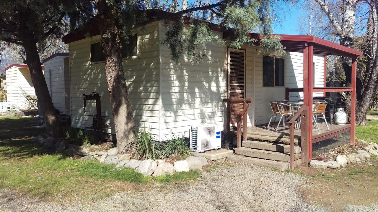 Khancoban Lakeside Caravan Park Экстерьер фото