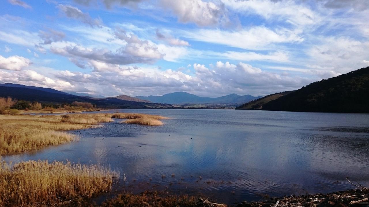 Khancoban Lakeside Caravan Park Экстерьер фото